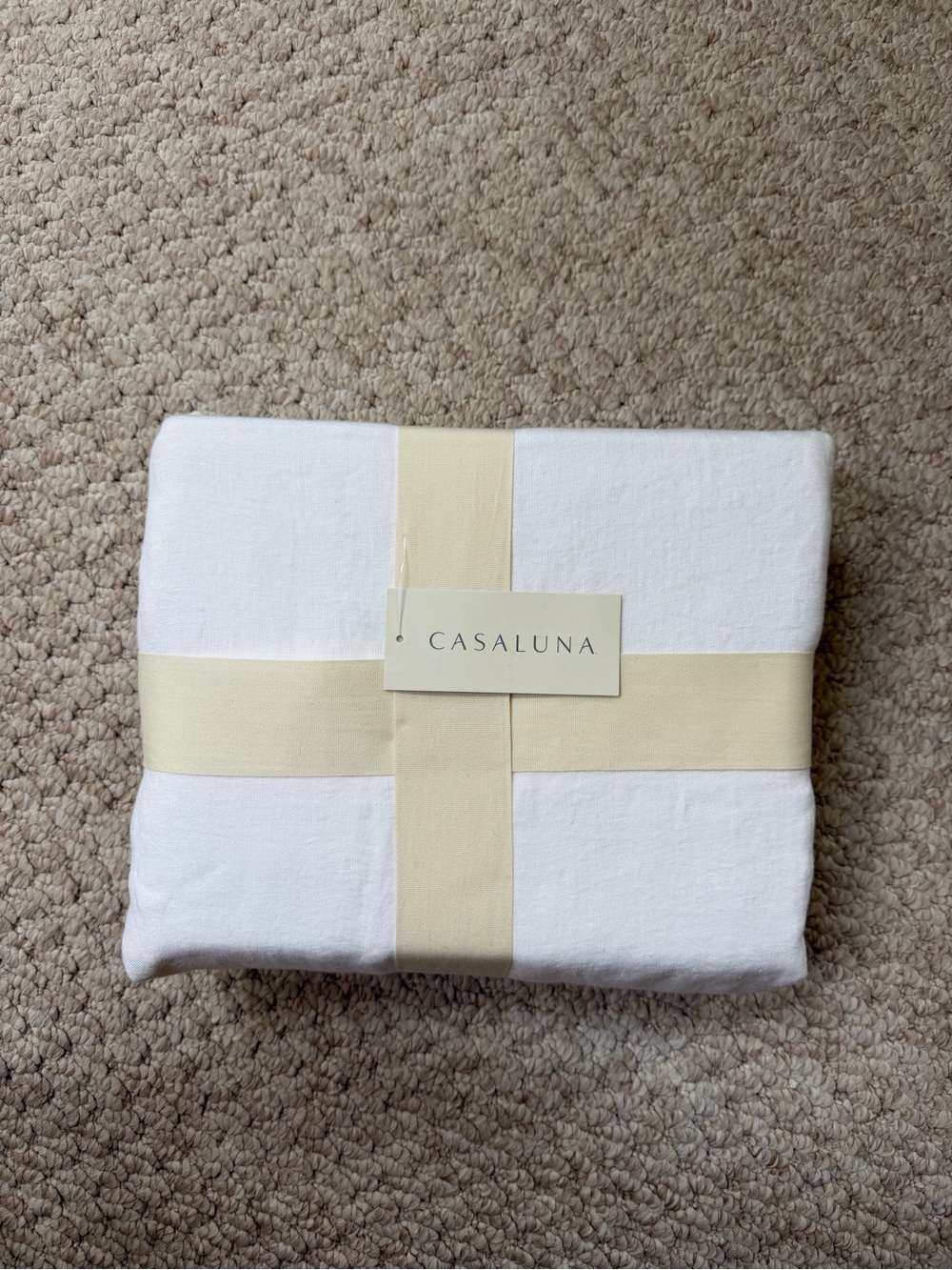 NWT Casaluna white 3pc full/queen duvet cover set
